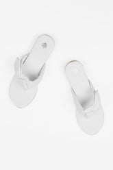 Nadiya Kassam - Kimya - White