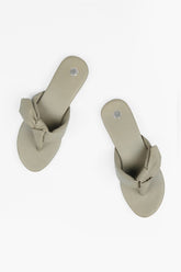 Nadiya Kassam - Kimya - Grey