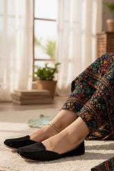 Hemo Handicraft - Blackberry Loafer Khussa - Velvet - Studio by TCS