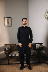 Shahjahan - Black Shalwar kameez - 2 Piece