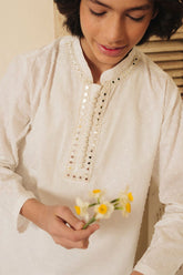 Hummingbirdspk - White - Seesh Mahal Kurta - 1 Piece