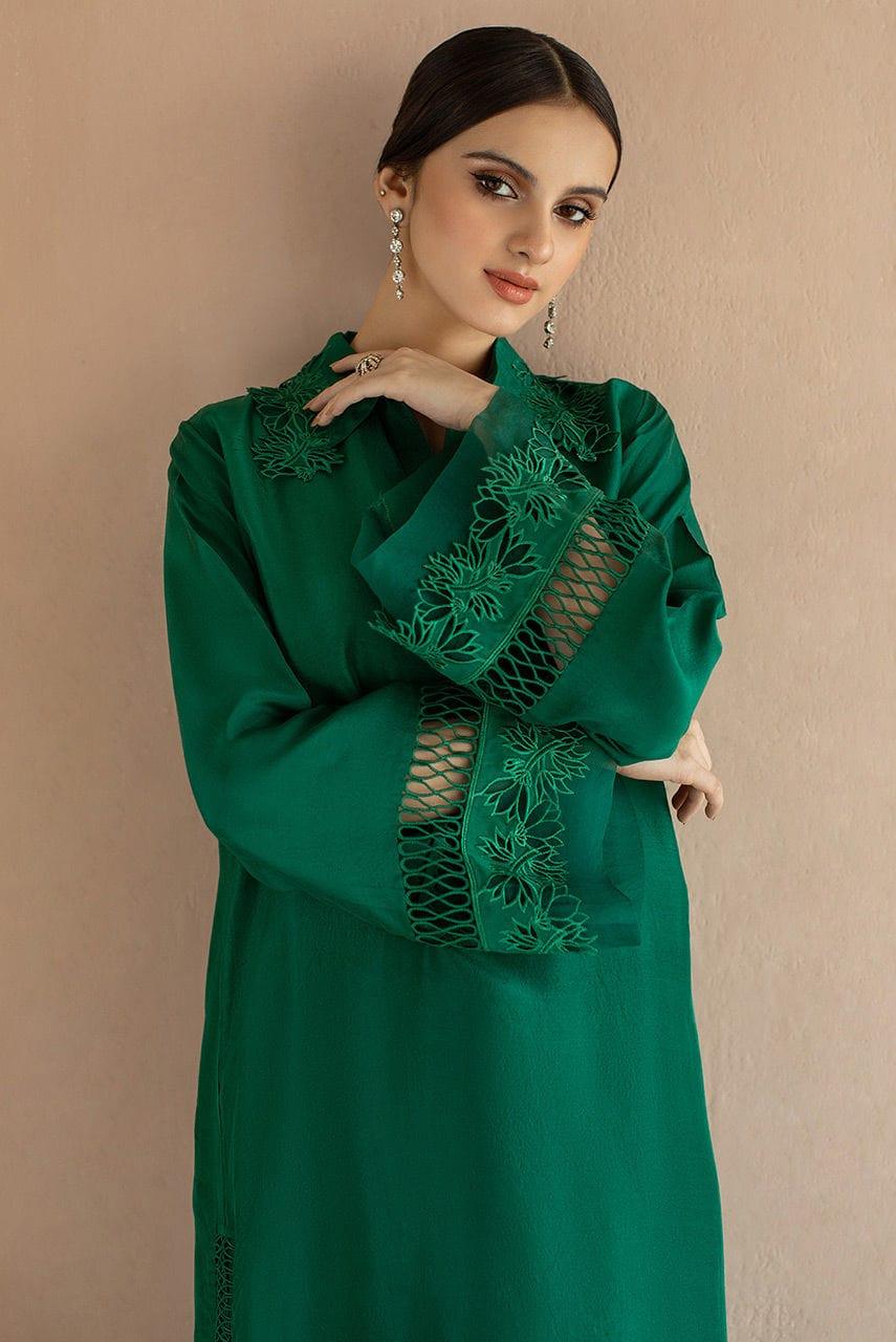 Sunita Marshall in Deepak Perwani - Classic Green - Green - Kut220