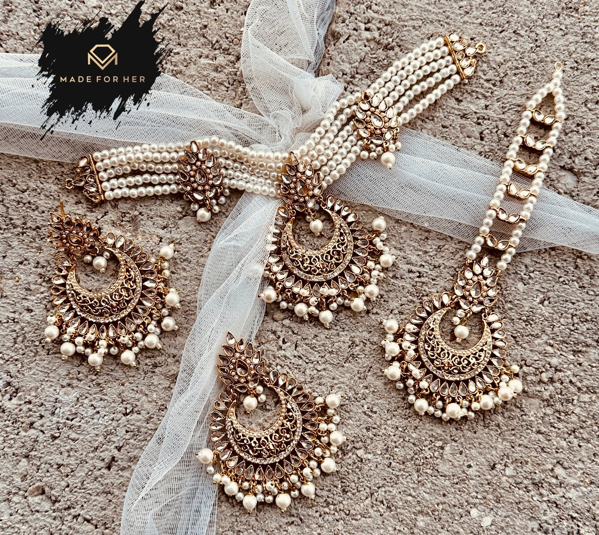 Made for Her - Sitara-e-Nazakat Choker Set - KAHD1021