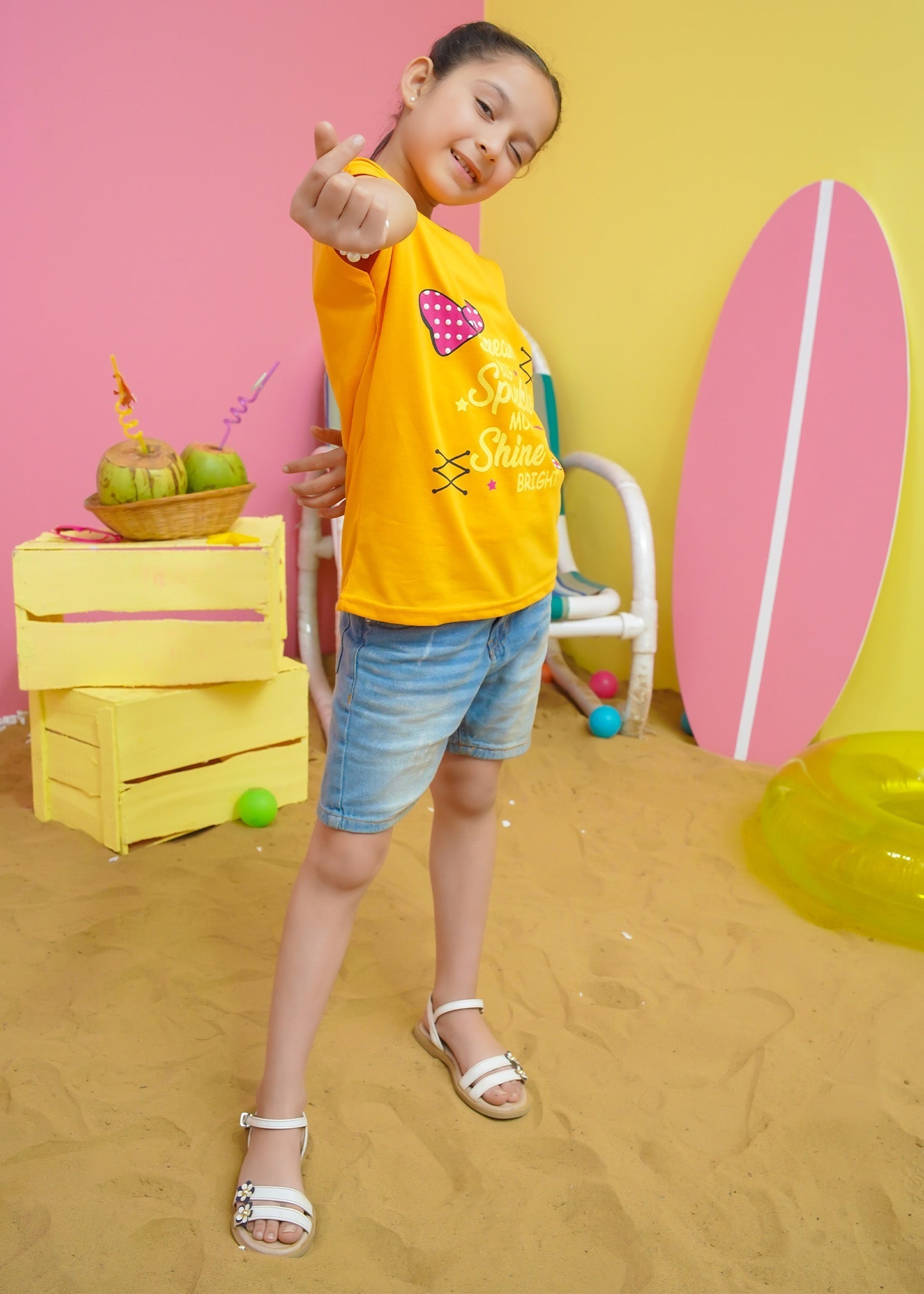 Modest - Shine Bright Graphic Tee - Jersey - 1 Piece