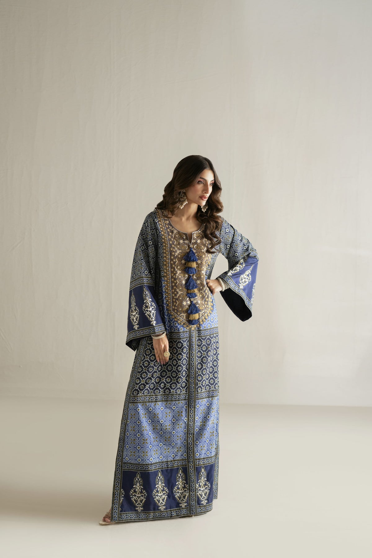 Shehrnaz - Pure Medium Silk Indigo Heritage Suit

 For Women - Navy Blue