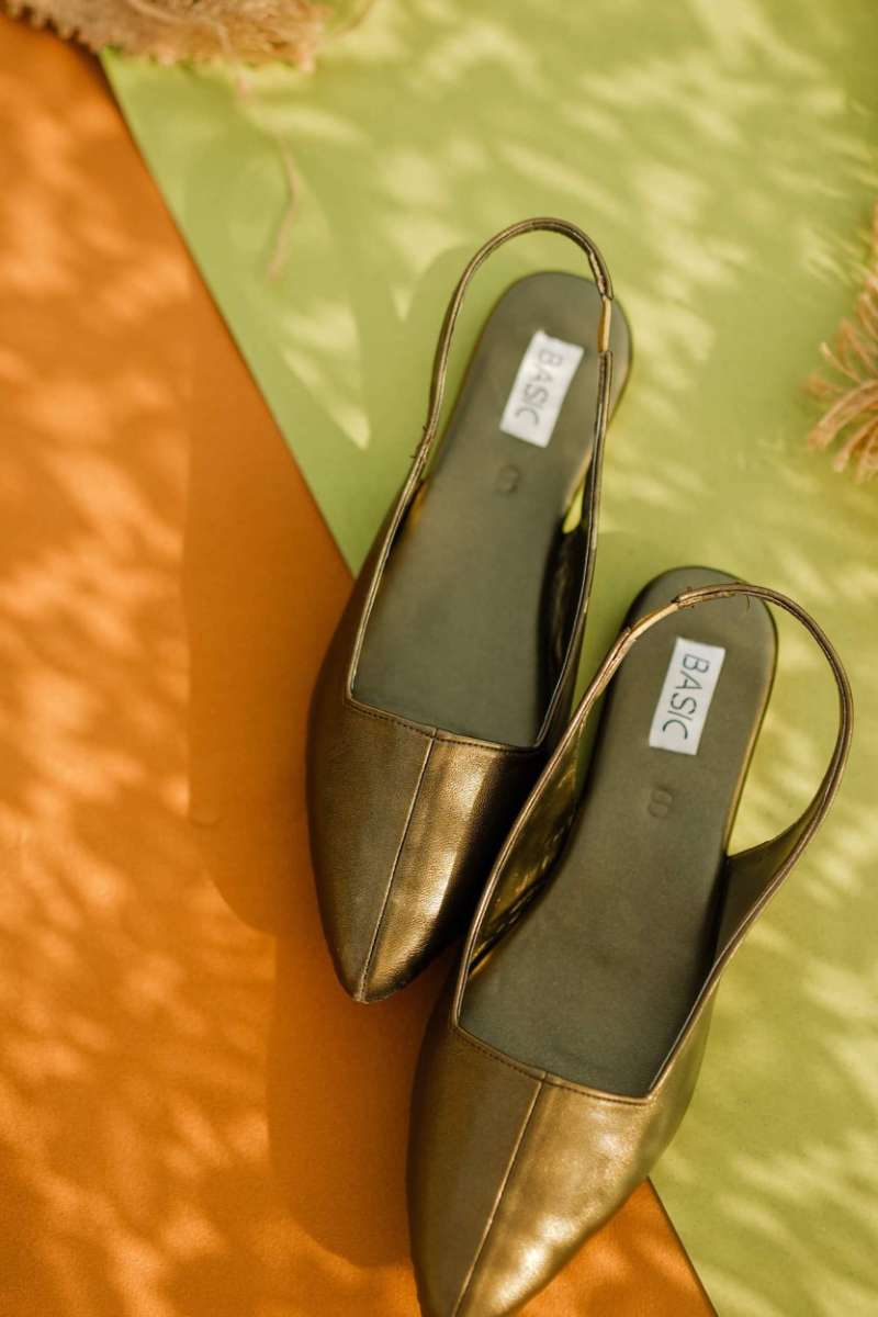 Basic by Chapter 13 - Sandals | Bare PointFor Women - Metallic Olive
