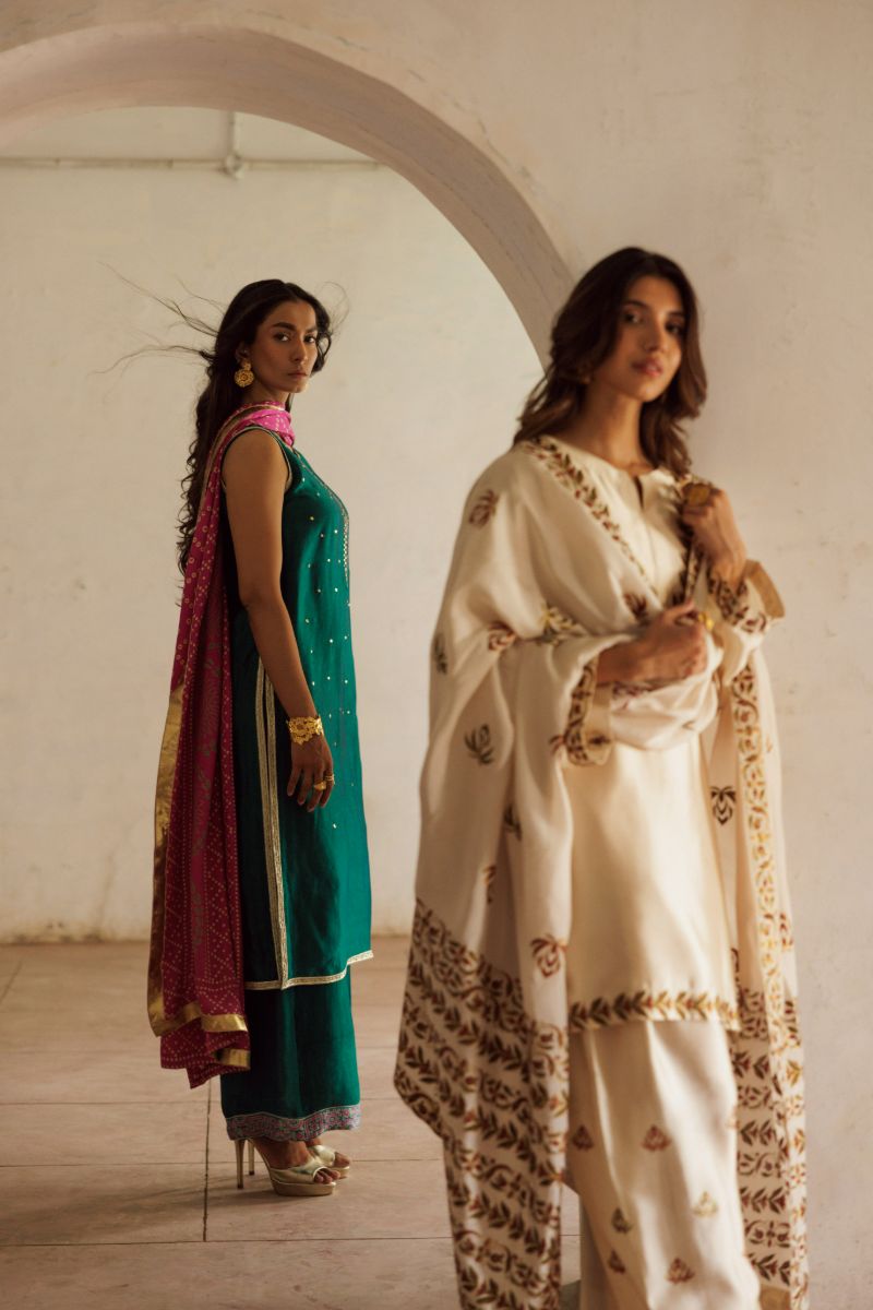 Pinktree - Ivory Baagh - Pure Silk - 3 Piece