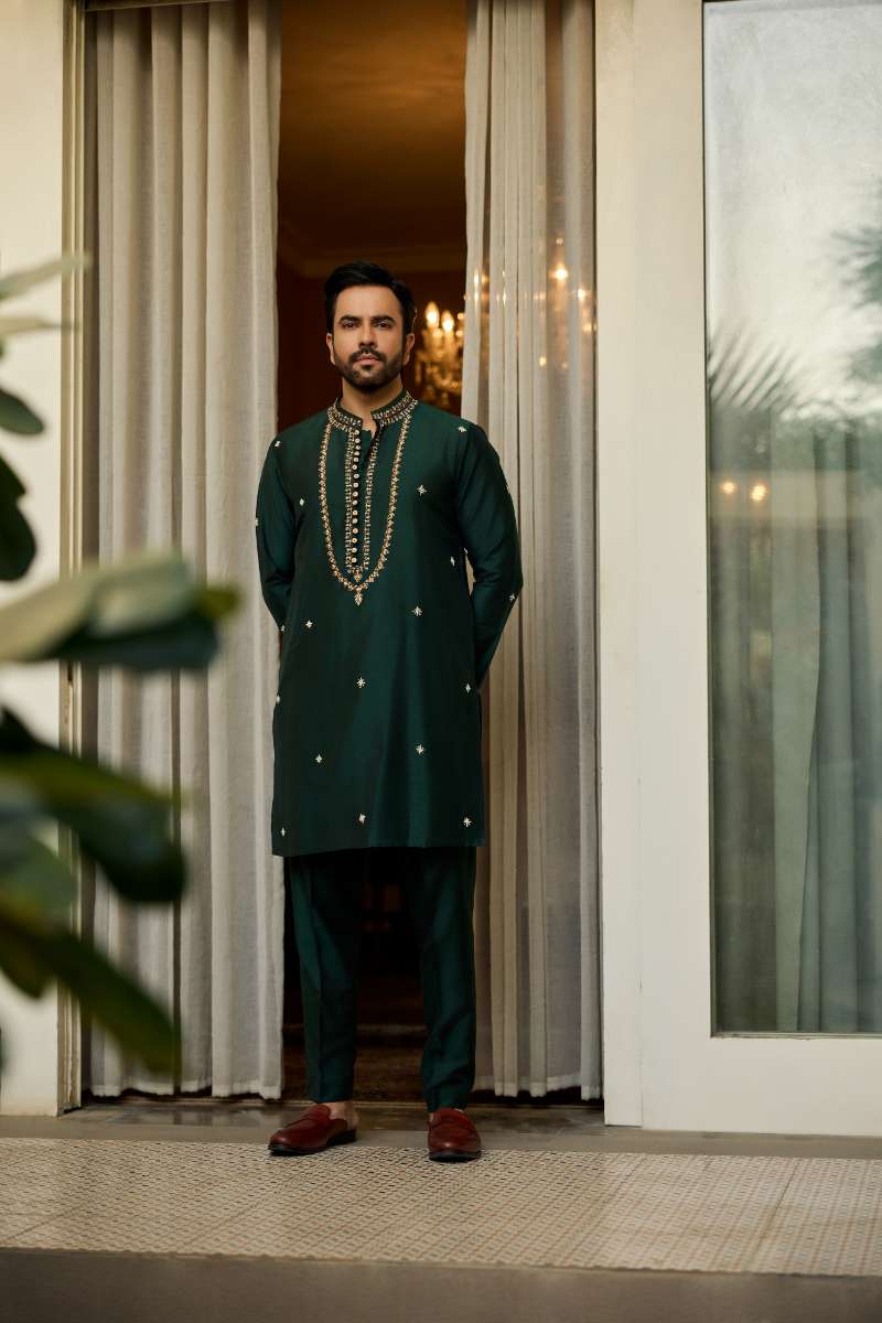 Deepak Perwani - Khaddi Silk Kurta Pajama For Men - Emerald Green - 2 Piece