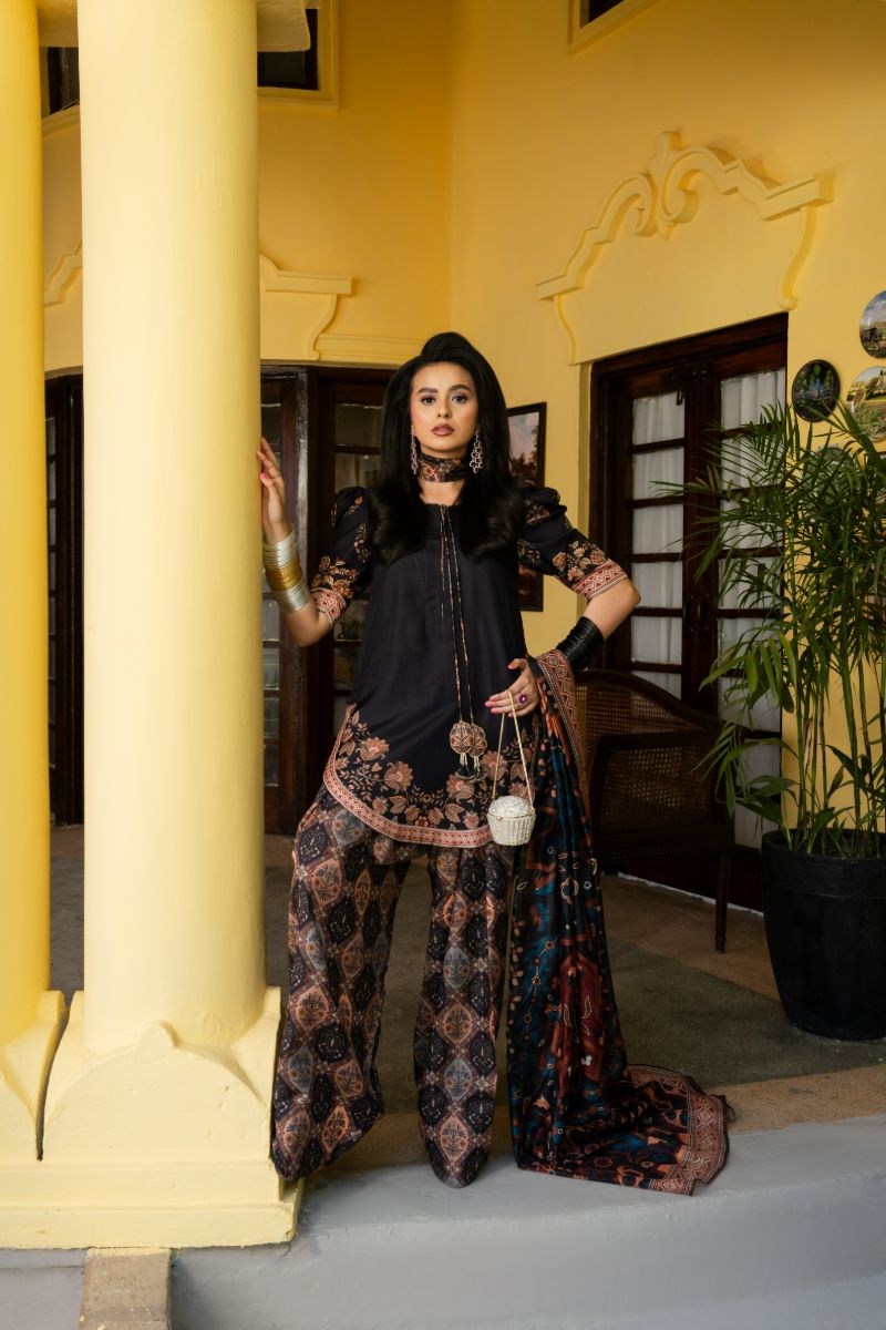 Maria Osama Khan - Nazia  - black - Lawn & Monark silk - 3 Piece