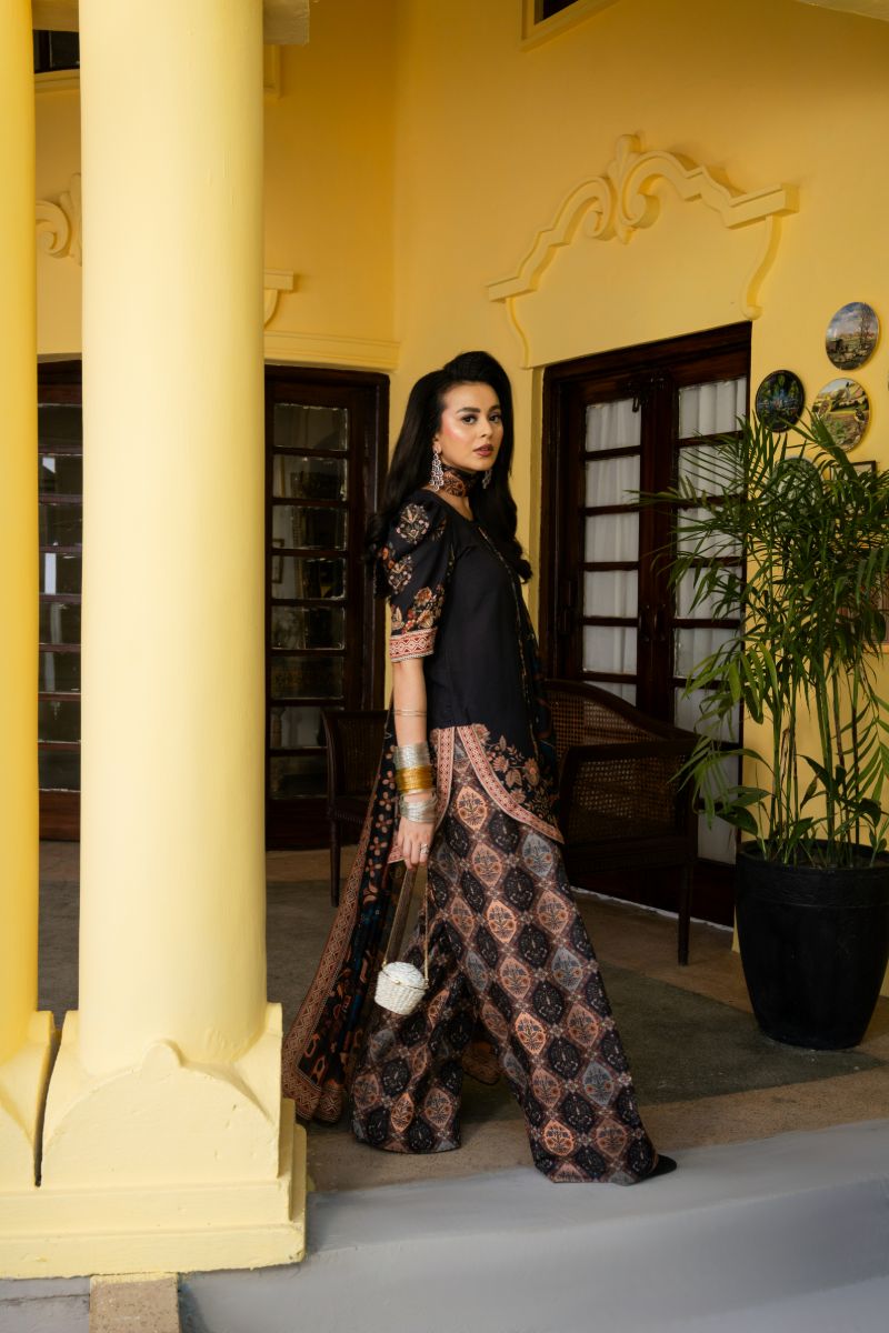 Maria Osama Khan - Nazia  - black - Lawn & Monark silk - 3 Piece
