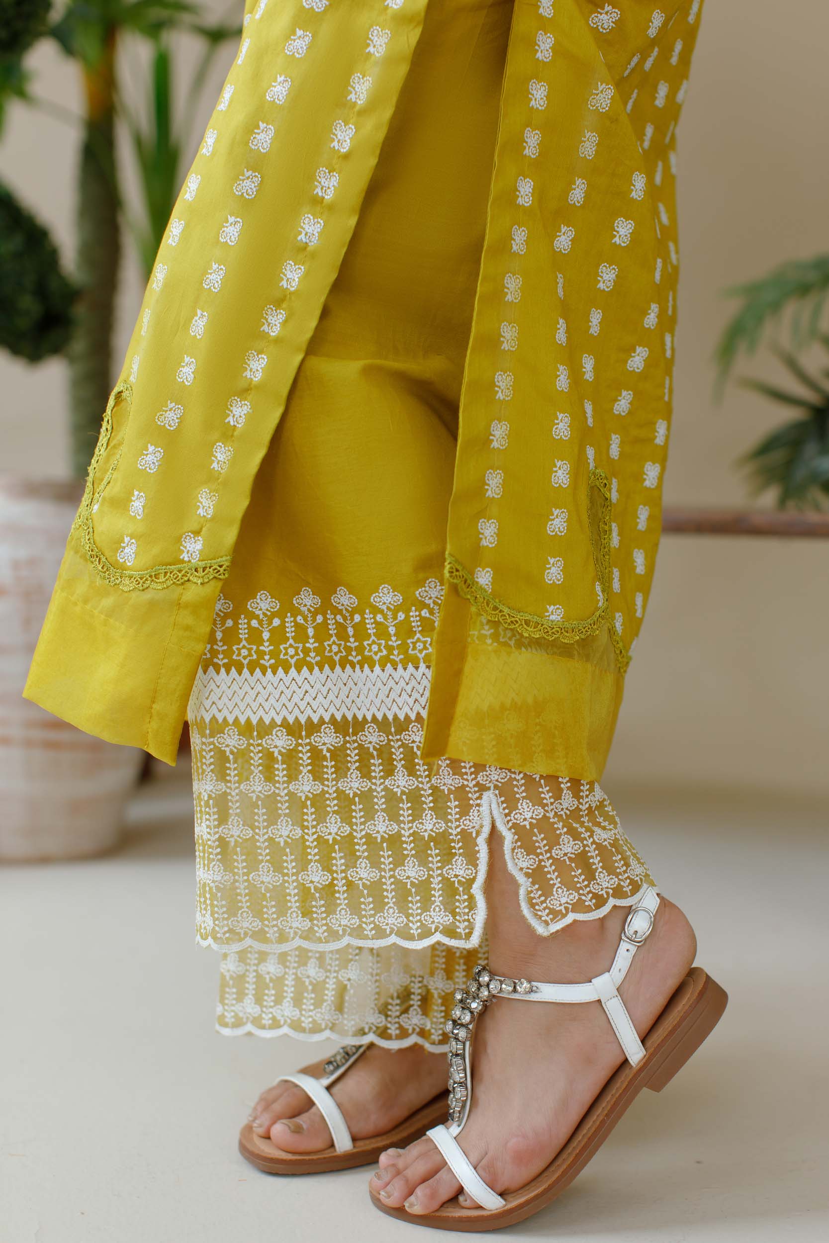 Ombrella - Breeze - Embroidered - Lawn - 3 Piece