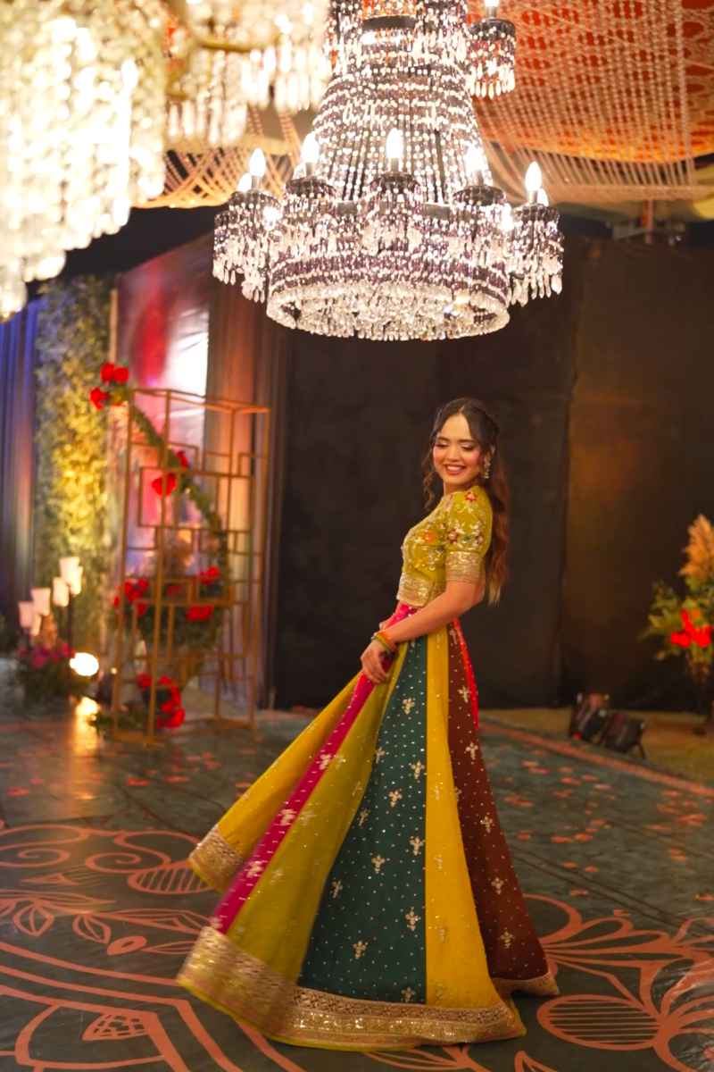 Anayra Amal - Dastak - Multi Color - Korean Silk
& Organza - 3 Piece