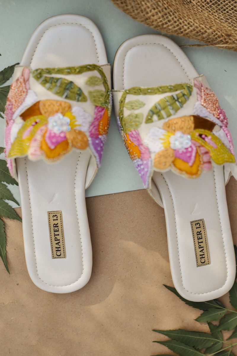 CHAPTER 13 - Petal Parade - Off White - Slides - 19209