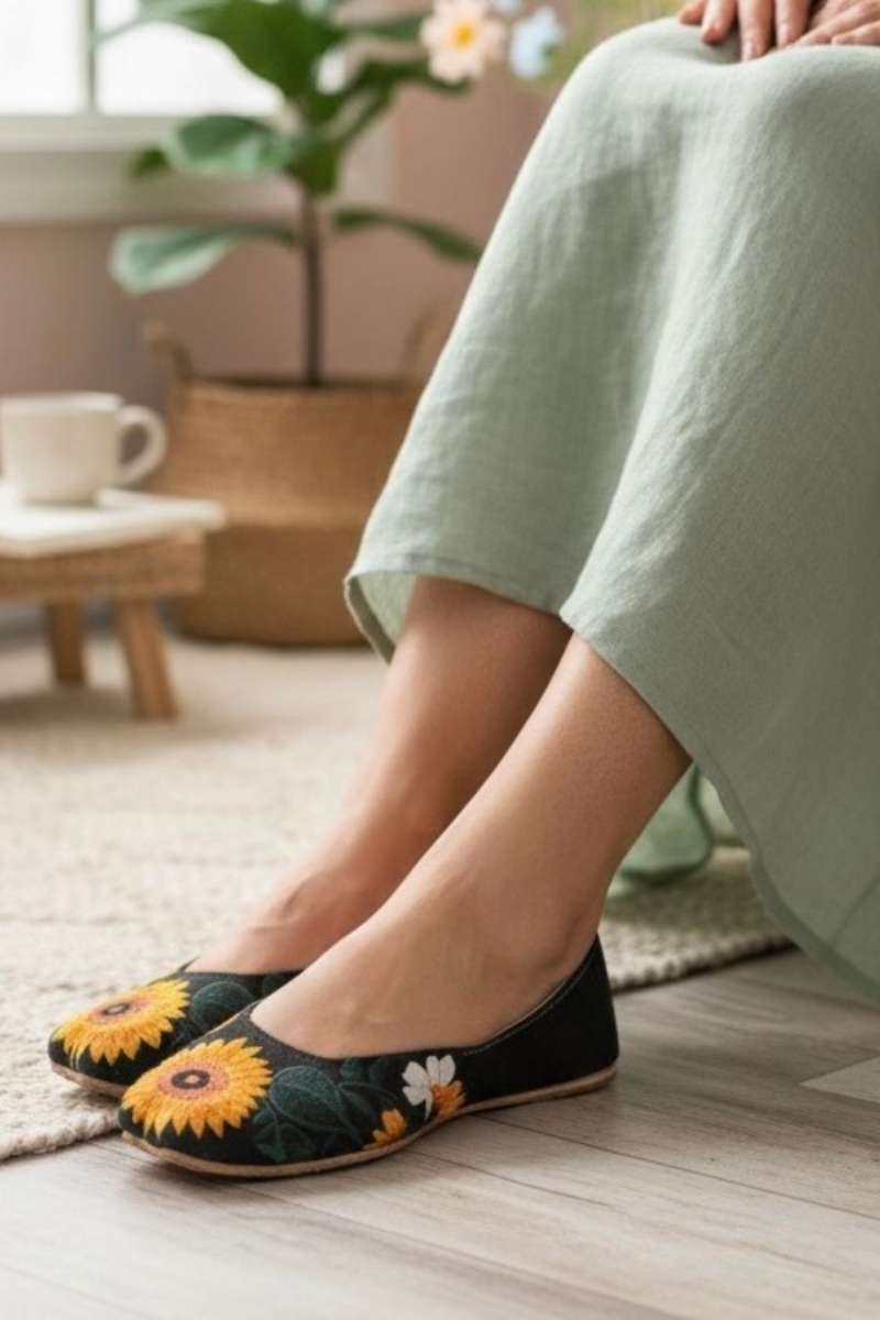 Hemo Handicraft - Soraj Mukhi - Black