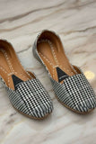 Hemo Handicraft - Strut Loafers - Khussa - Black & White