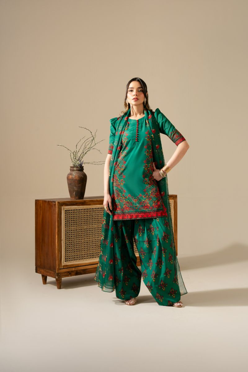 Saba Qamar Zaman in Vivian by Maria Osama Khan- Green - Grip Silk & Tissue Silk - 3 Piece