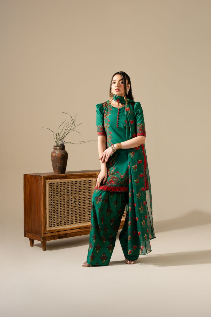 Saba Qamar Zaman in Vivian by Maria Osama Khan- Green - Grip Silk & Tissue Silk - 3 Piece