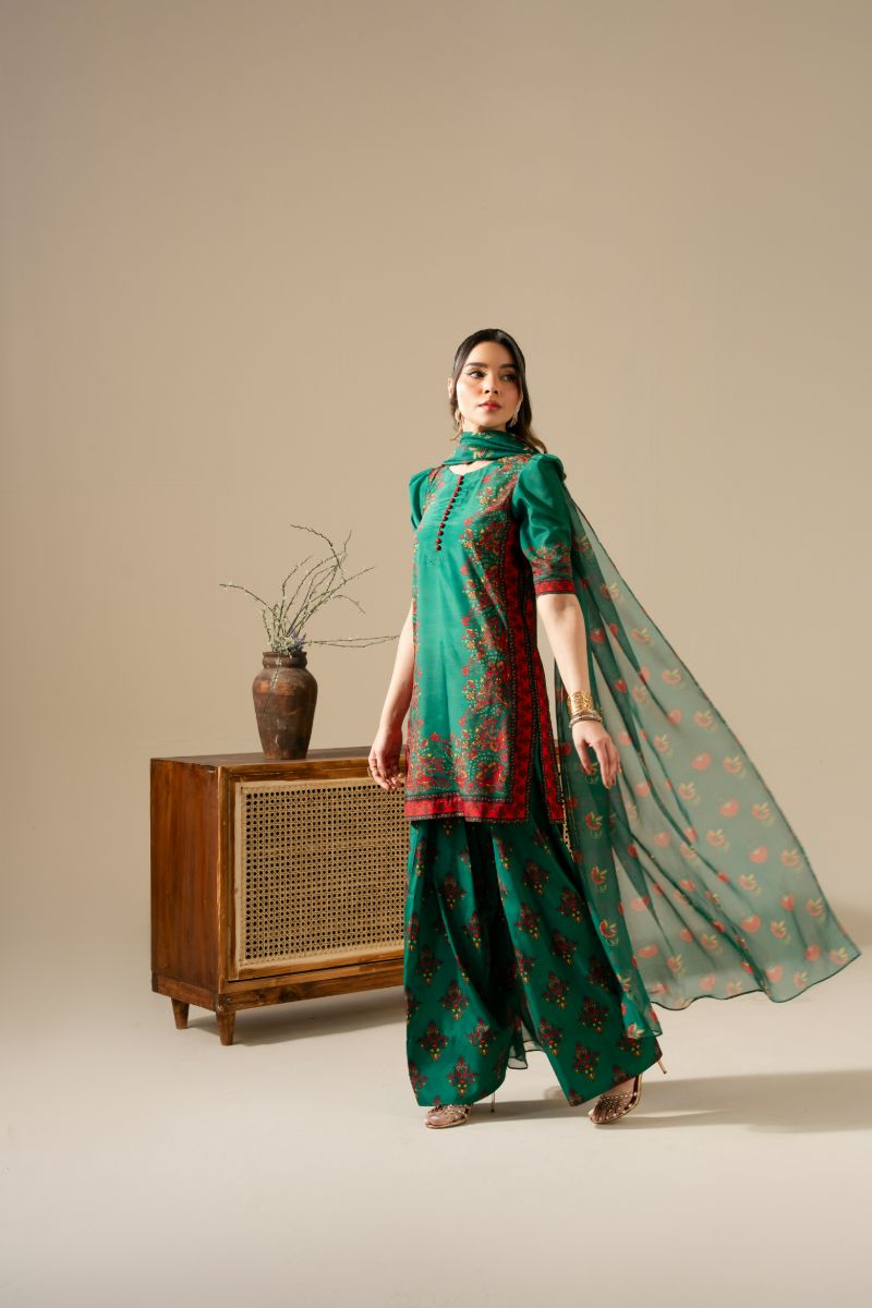 Saba Qamar Zaman in Vivian by Maria Osama Khan- Green - Grip Silk & Tissue Silk - 3 Piece