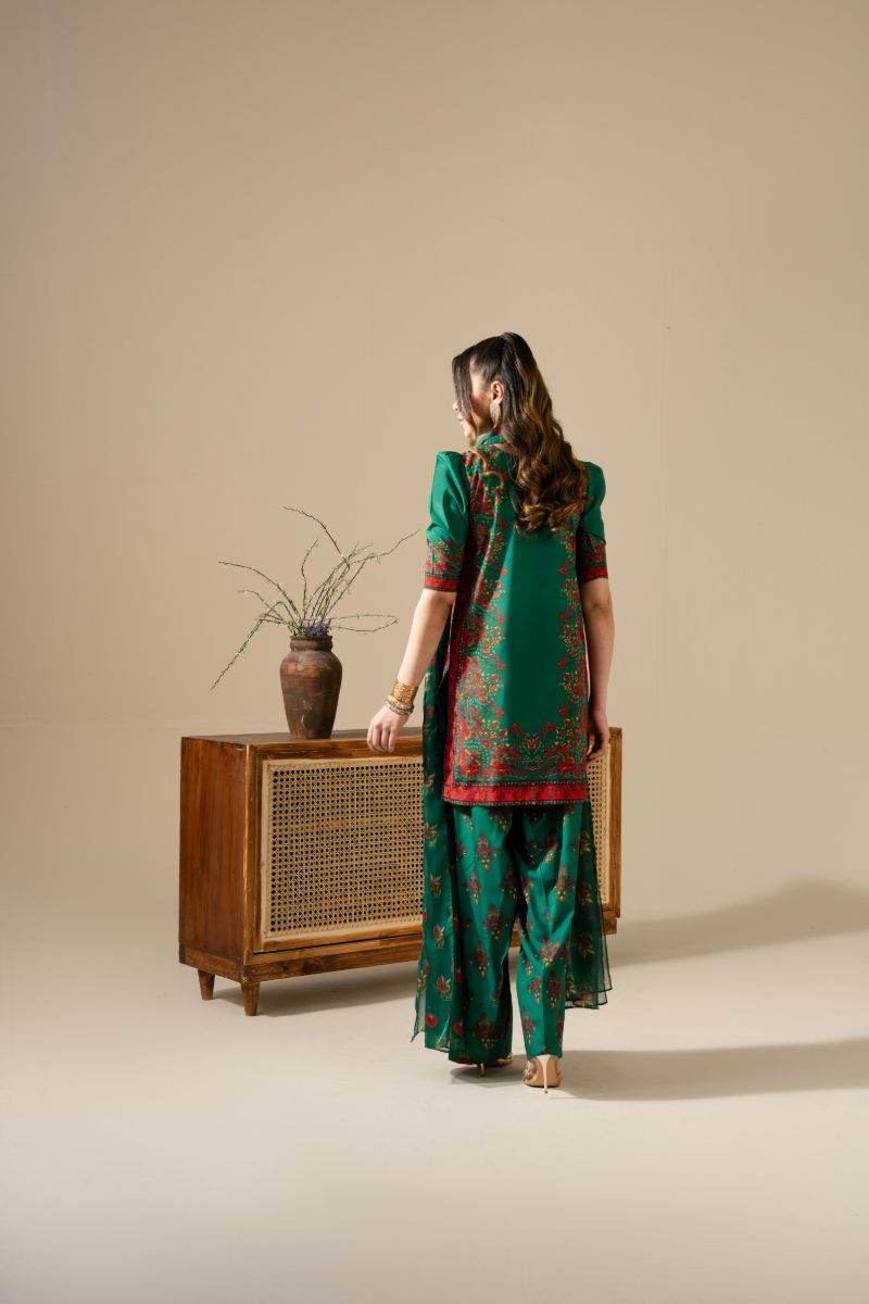 Saba Qamar Zaman in Vivian by Maria Osama Khan- Green - Grip Silk & Tissue Silk - 3 Piece