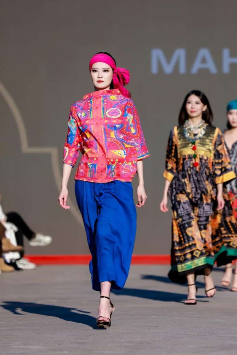 Gulabo - Fuchsia Pop - Pink Royal  - Cambric Cotton - 1 Piece