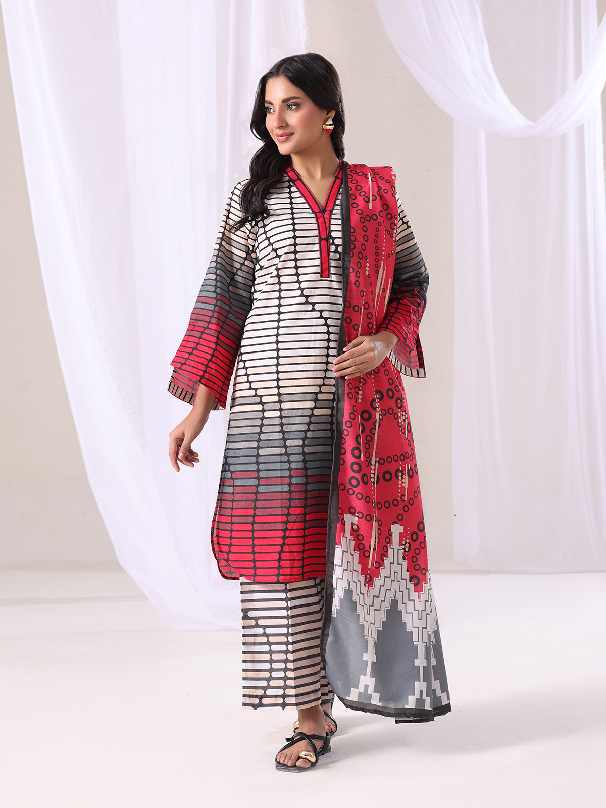 Oaks - Lawn Printed Unstitch Suit For Women - Red - 3 Piece