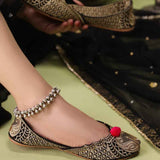 JootiShooti - Naqsh-e-Zar (Pink Pompom)