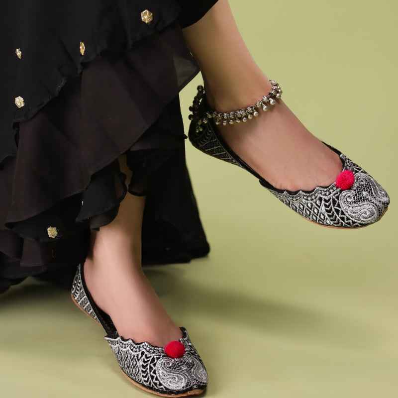 JootiShooti - Naqsh-e-Chandi (Pink Pompom)