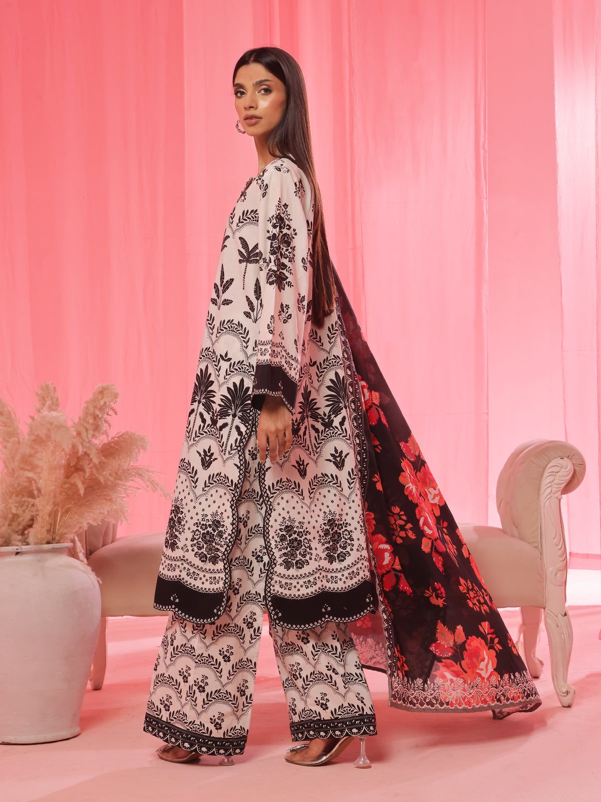 Oaks - Printed Pret & Unstitched Suit Lawn Black - 3 Piece
