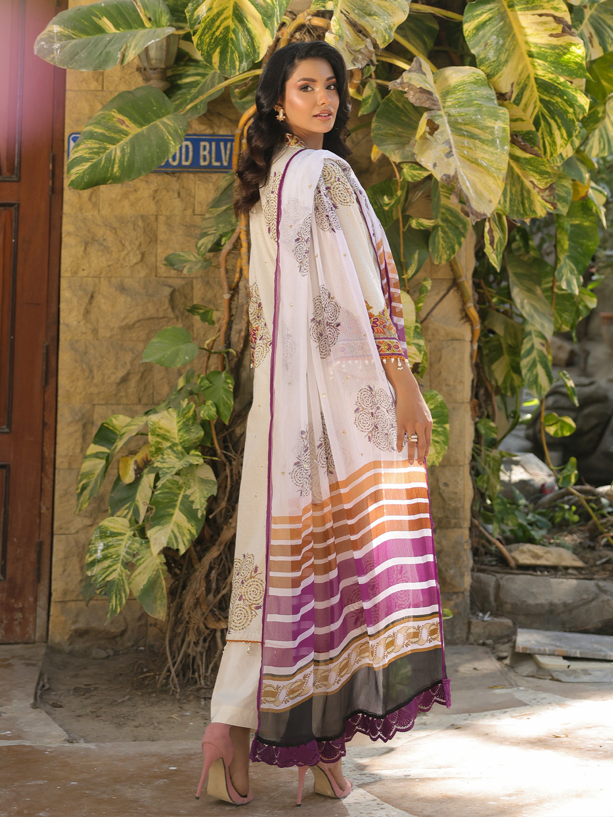 Oaks - Embroidered Unstitched Masoori Lawn Off White - OLEC3P-6315-A - 3 Piece